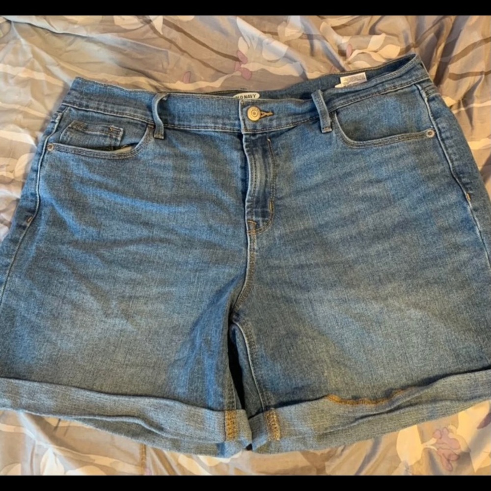 Old Navy women’s size 10 denim shorts